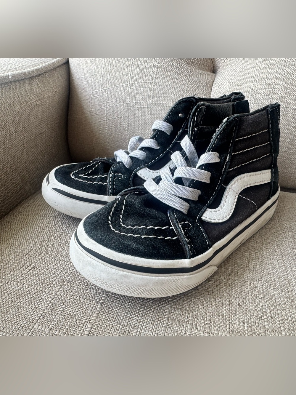 Boys size 8 shoes - toddler shoe bundle lot of 4 - Vans , Converse , Paw Patrol - Picture 3 of 6